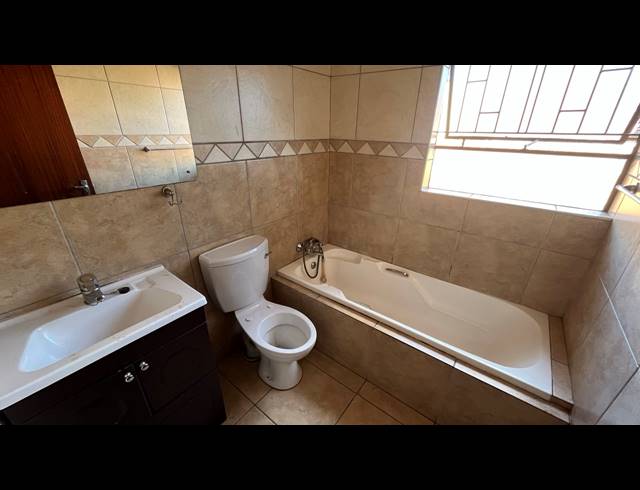 4 BEDROOM HOUSE FOR SALE IN MEYERSDAL